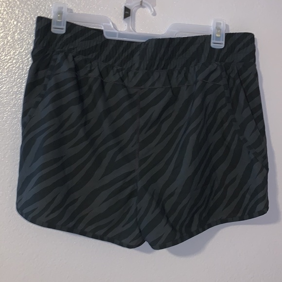Avia black zebra print athletic gym shorts with pockets - Picture 6 of 7